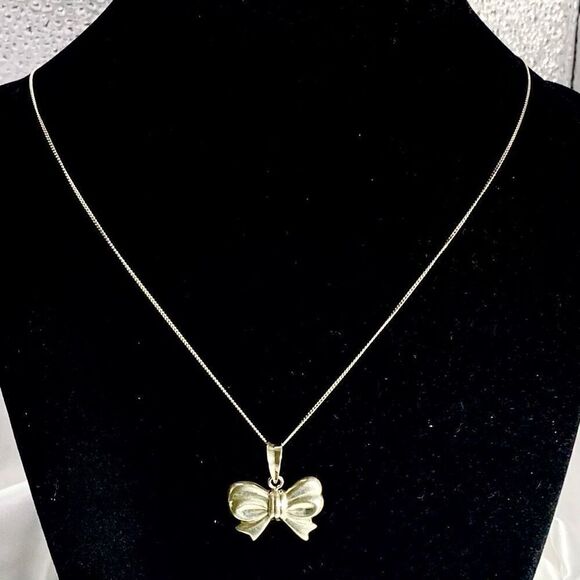 Akj Stunning Italian Sterling Silver Bow Pendant & 17” Sterling Chain - Picture 9 of 11